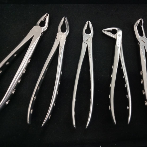 Extraction forceps 拔牙鉗